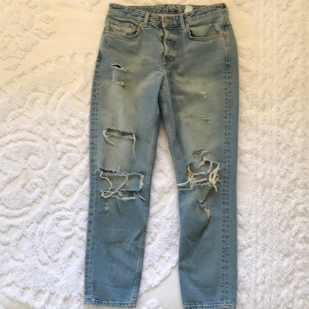 Light Wash Ripped Boyfriend Jeans